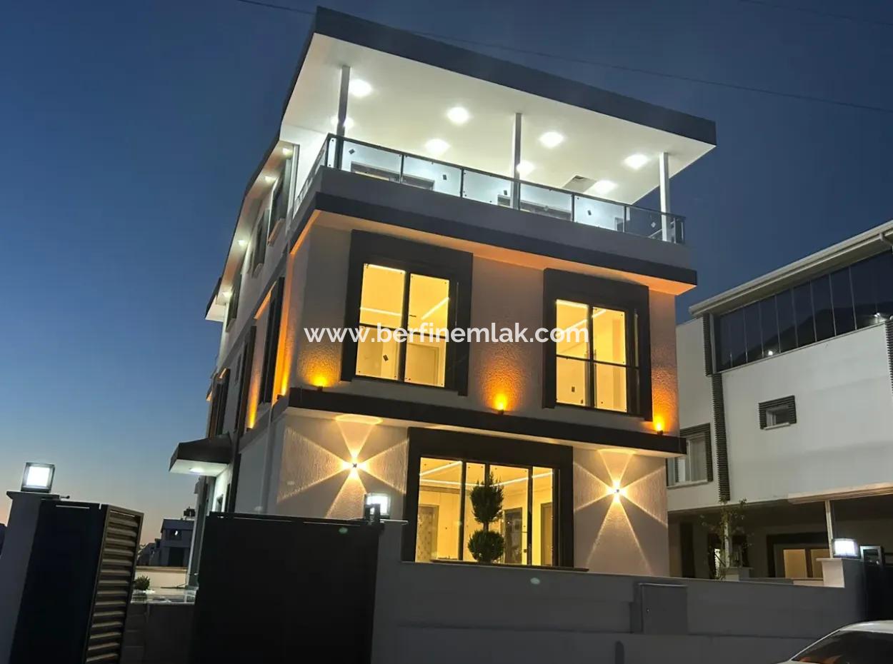 Aydın Didimde Hisar Mahallesinde 4+1 Satılık Villa