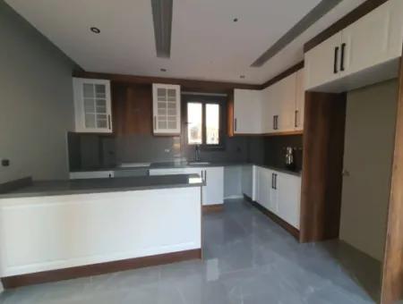 Hisarda Satılık 4+1 Bitişik Nizam Villa