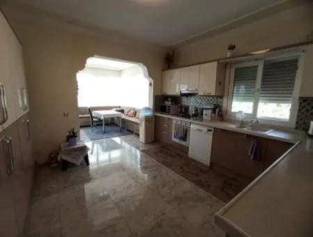 Yeşiltepede Satilik Eşyalı   3+1 Villa