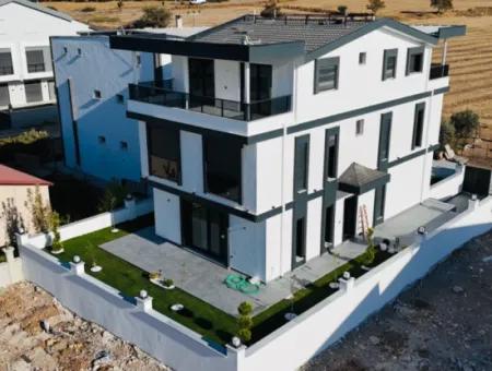 Aydın Didimde Hisar Mahallesinde 4+1 Satılık Villa